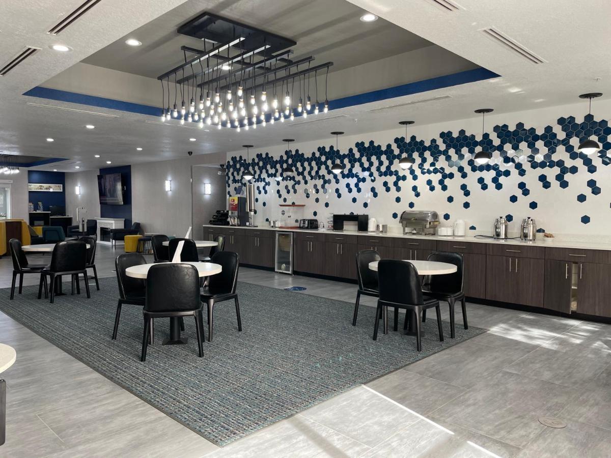 La Quinta By Wyndham Tampa Central Eksteriør billede